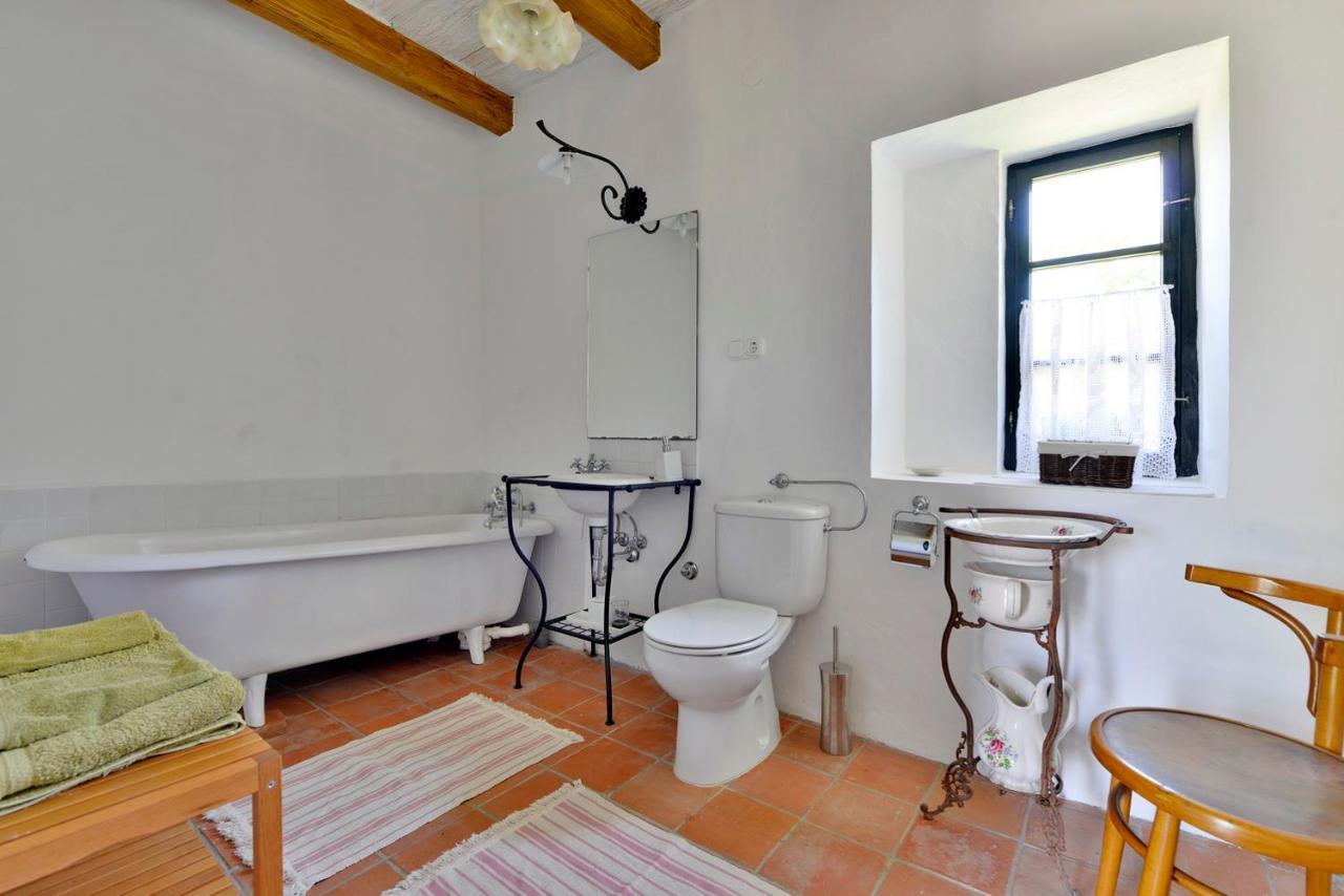 Lelle Vineyard Cottages Balatonlelle Bagian luar foto