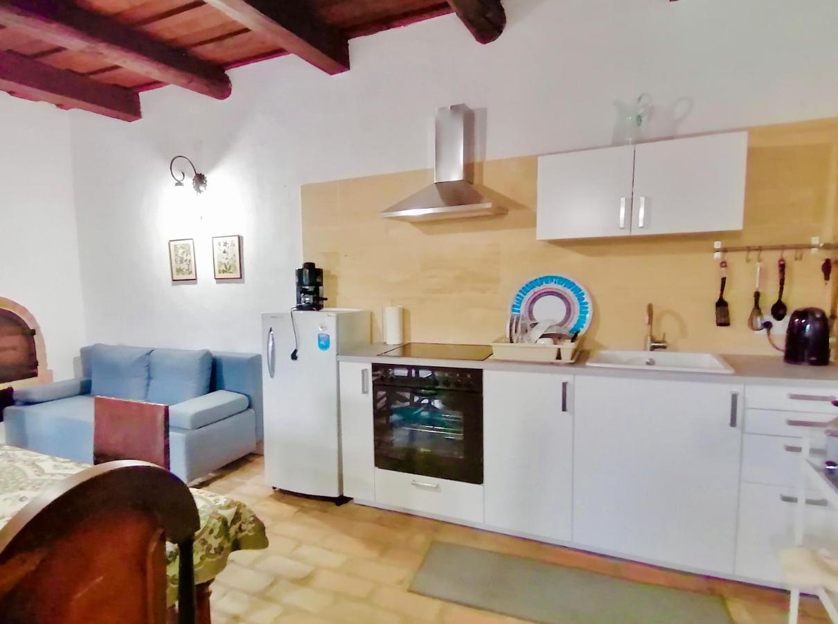 Lelle Vineyard Cottages Balatonlelle Bagian luar foto