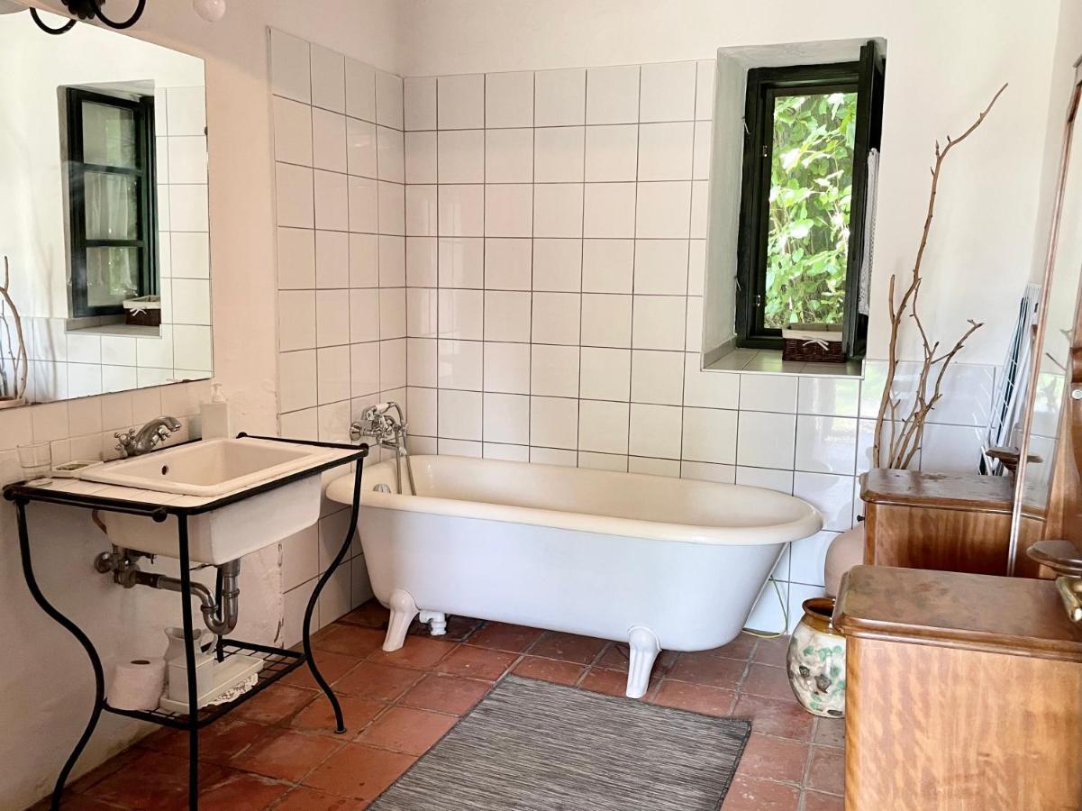 Lelle Vineyard Cottages Balatonlelle Bagian luar foto
