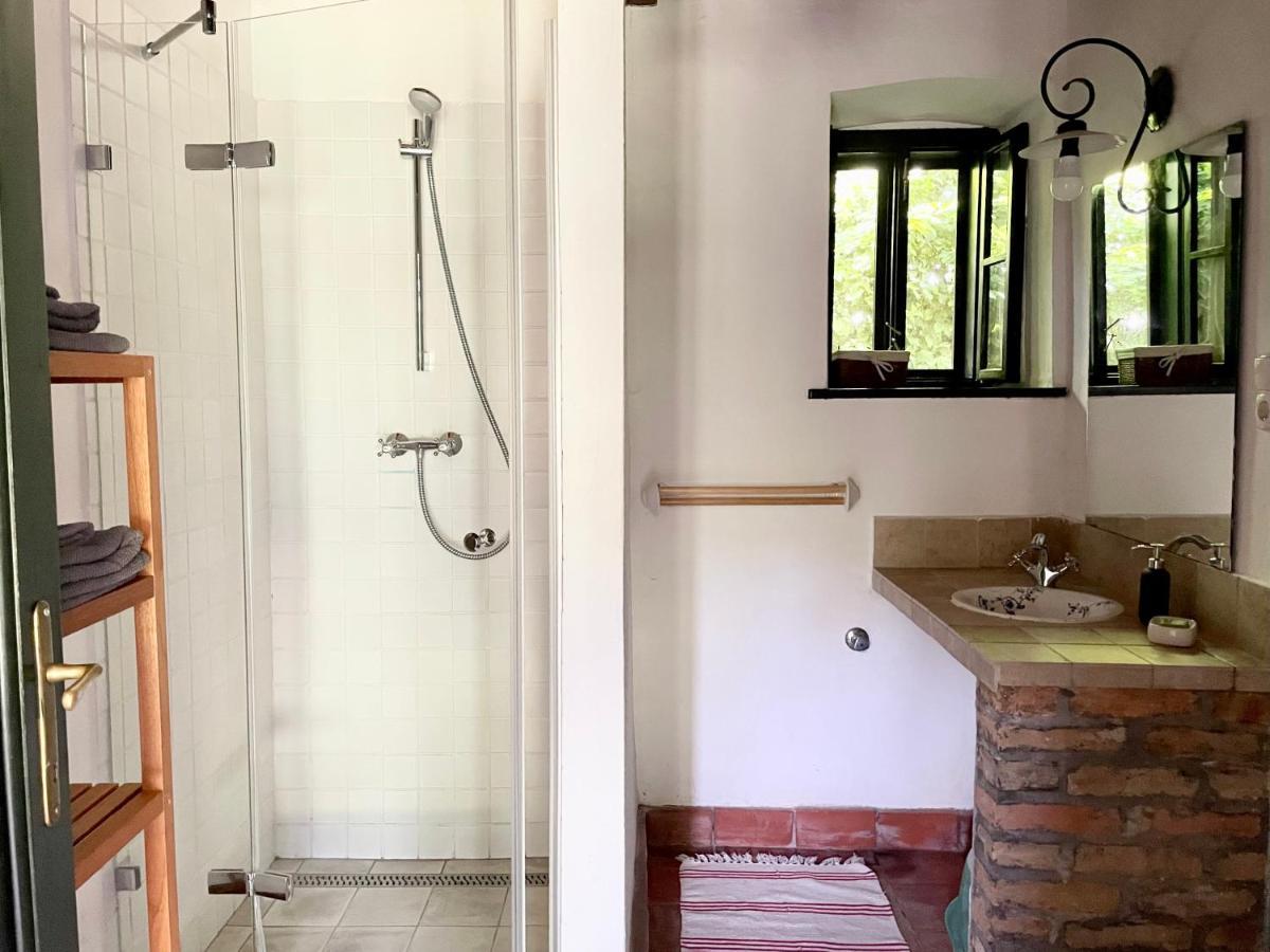 Lelle Vineyard Cottages Balatonlelle Bagian luar foto